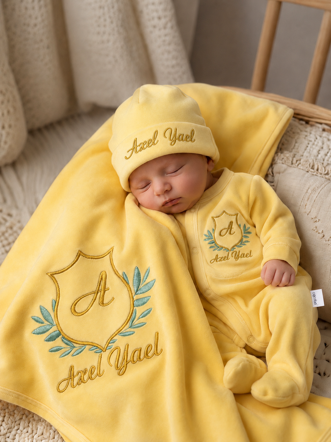 Set de Bienvenida Personalizado Capullos Amarillo de Niño en Velour (Copia)