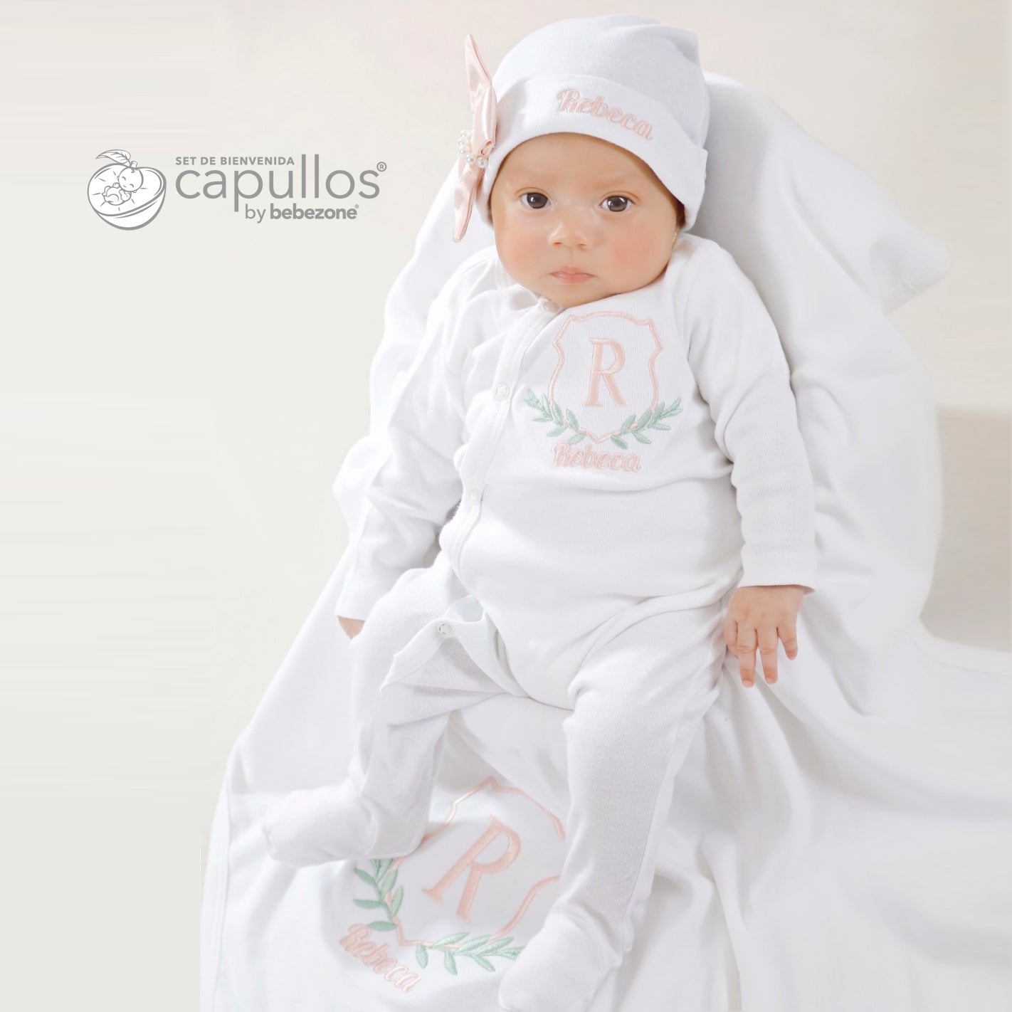 Set de Bienvenida Personalizado Capullos Blanco de Niña en Algodón Peinado
