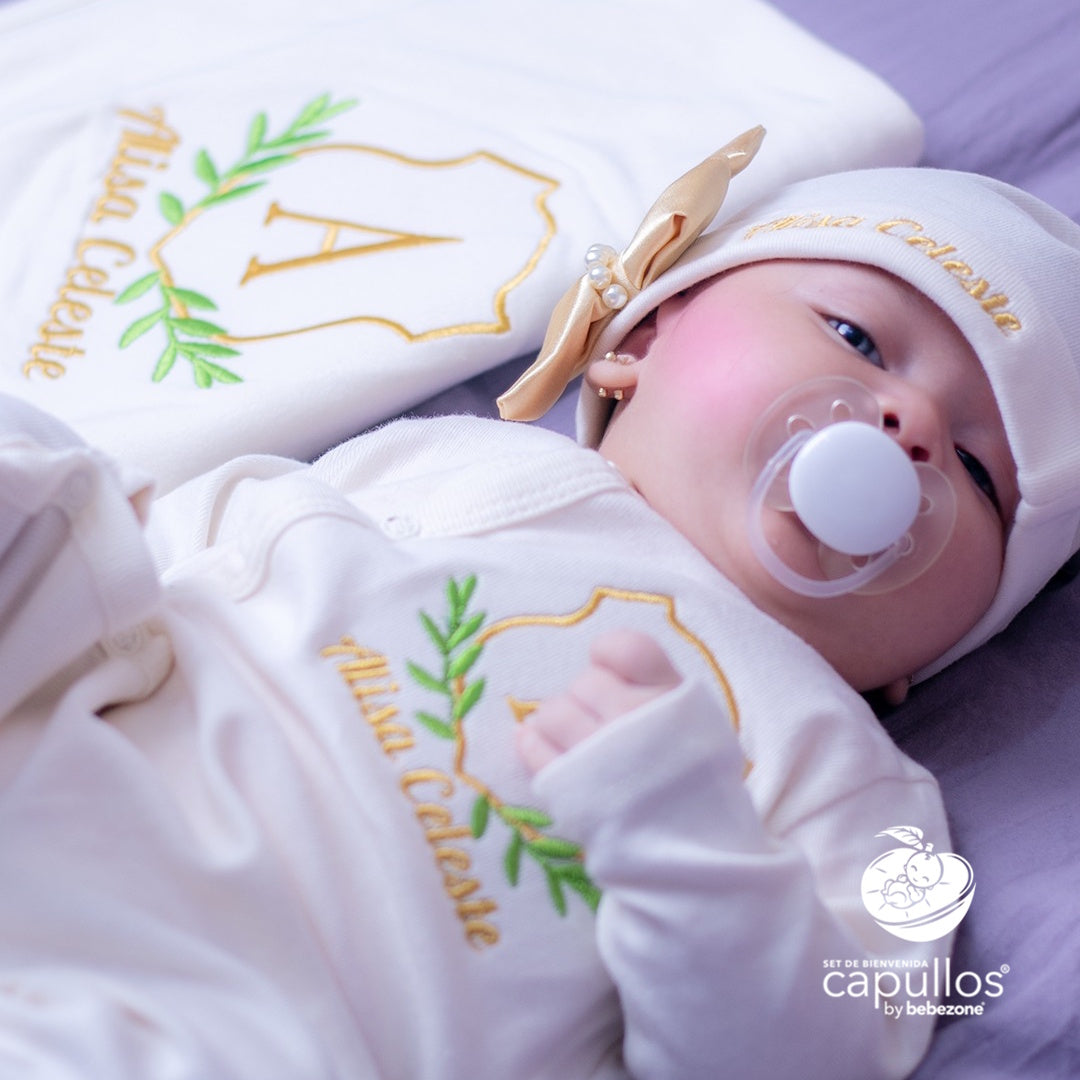 Set de Bienvenida Personalizado Capullos Beige de Niña en Algodón Peinado